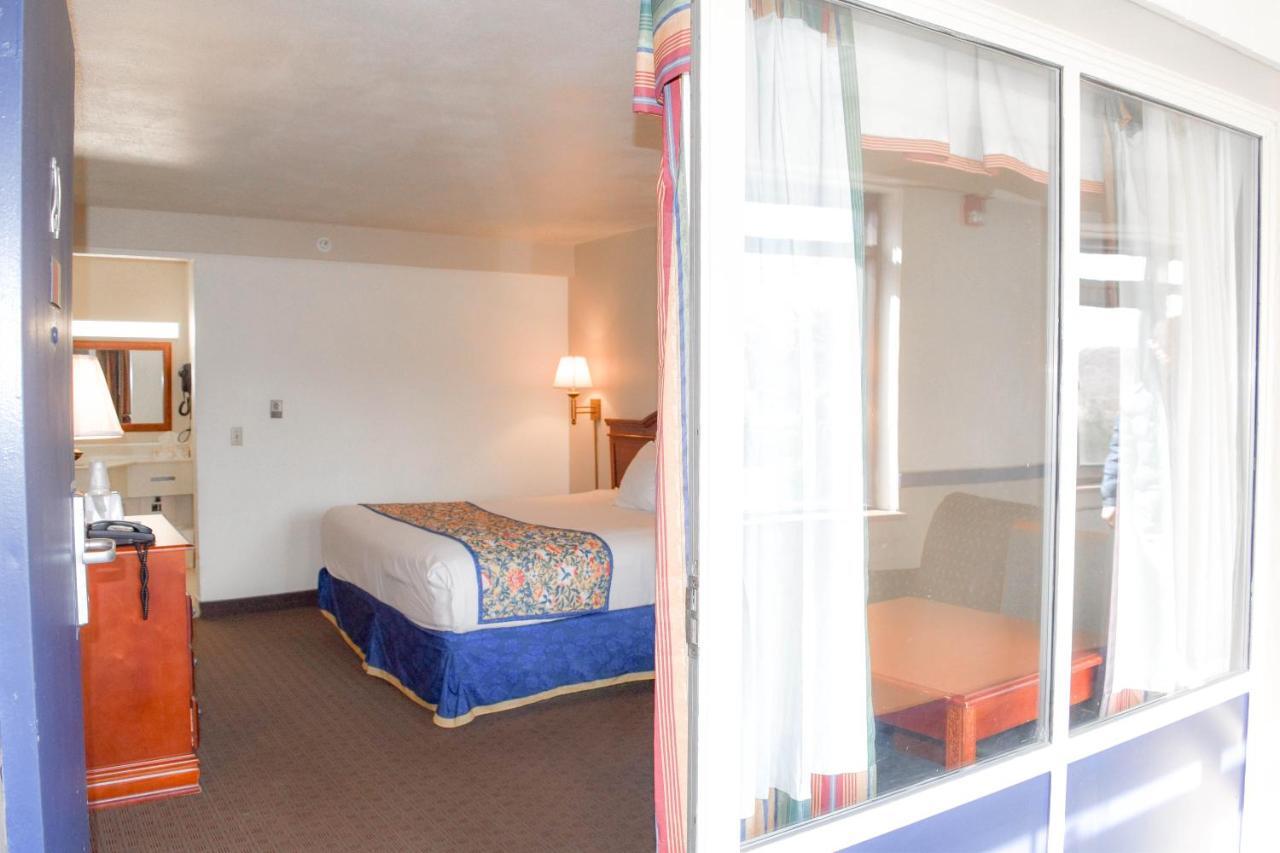 Attleboro Motor Inn Dış mekan fotoğraf